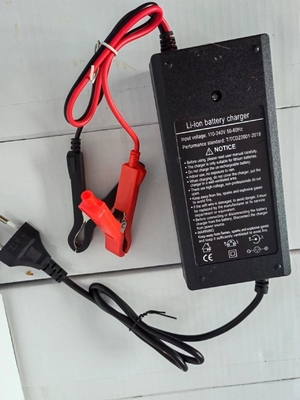 12 वी लिथियम आयन लाइफपो 4 बैटरी चार्जर 14.6 वी 10 ए लगातार वोल्टेज मोड